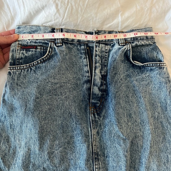 Vintage High-Waisted Pencil Skirt - Picture 3 of 4